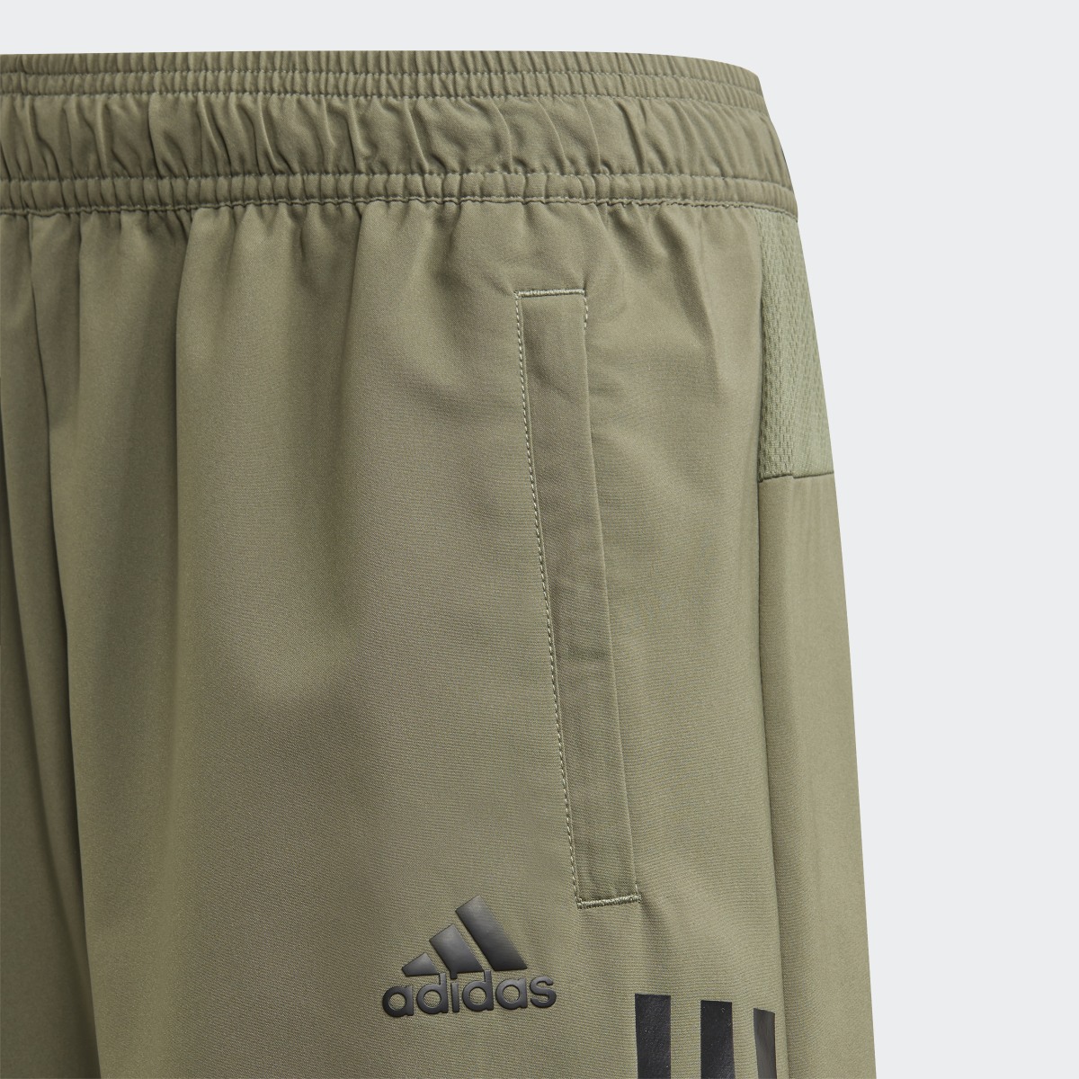 Adidas 3-Streifen Shorts. 5