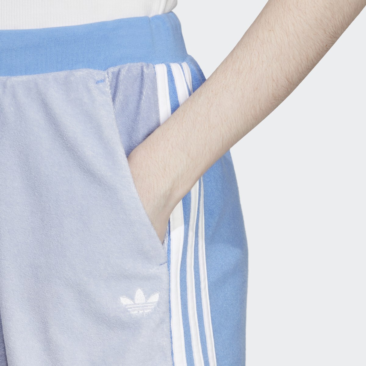 Adidas Originals x Moomin 3-Stripes Shorts. 6