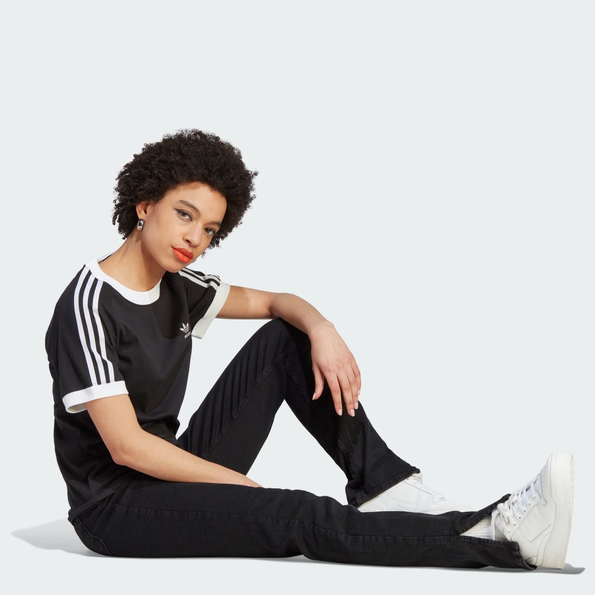 Adidas adicolor Classics Slim 3-Streifen T-Shirt. 4