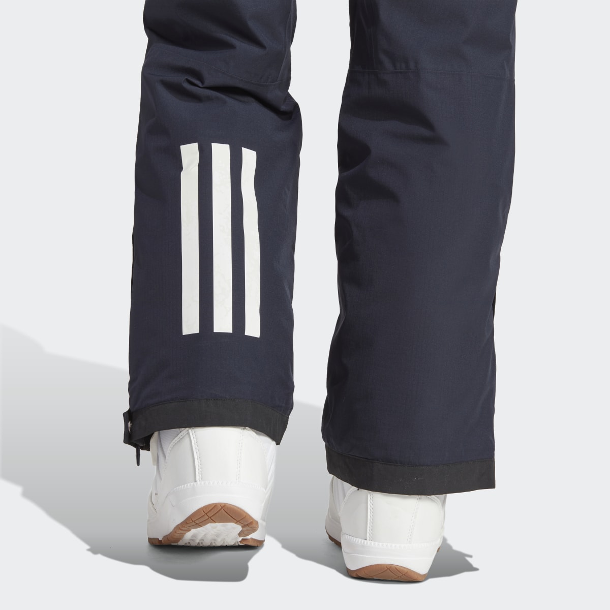 Adidas Pantalón técnico Resort Two-Layer Insulated. 7