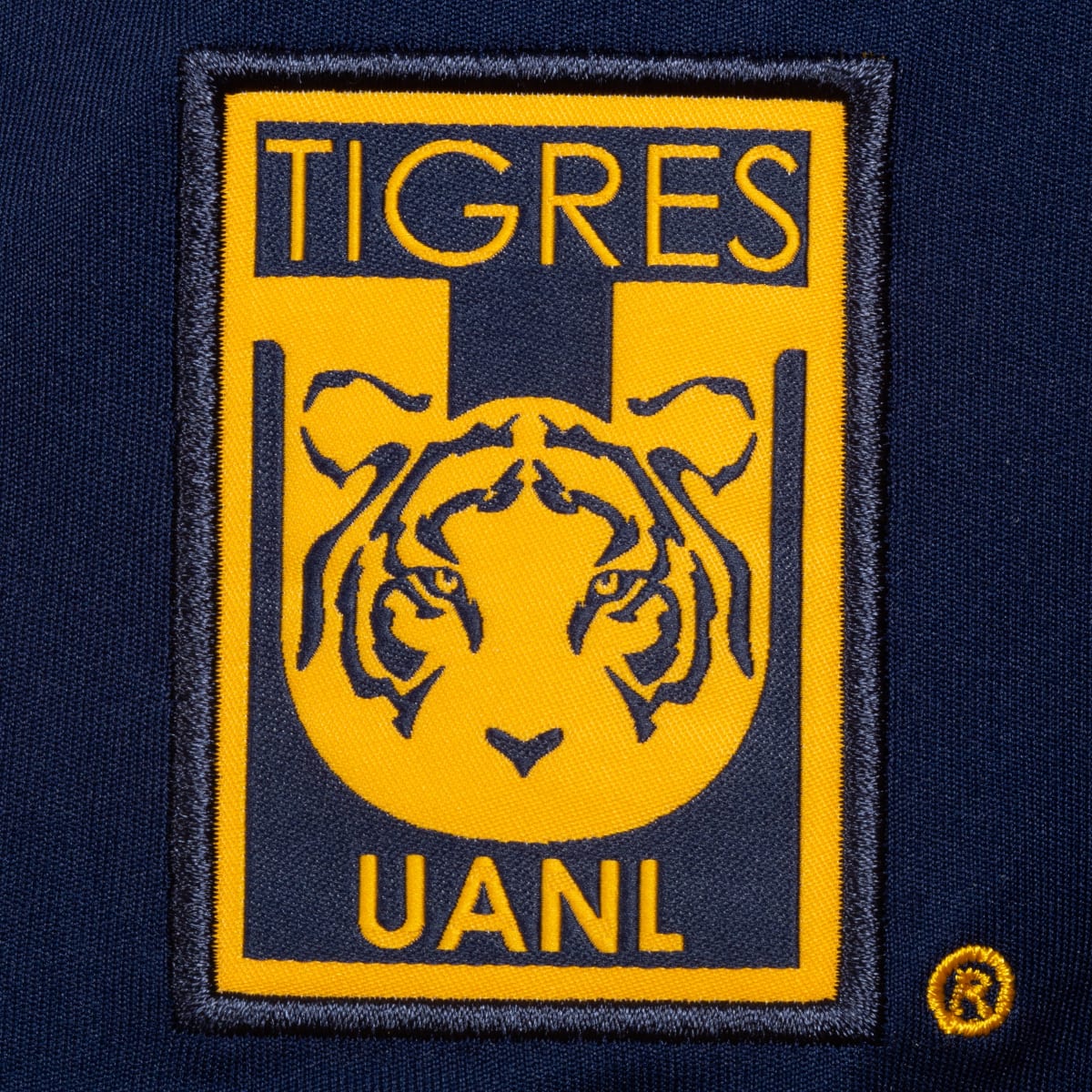 Adidas Shorts Uniforme de Visitante Tigres UANL 23/24. 4