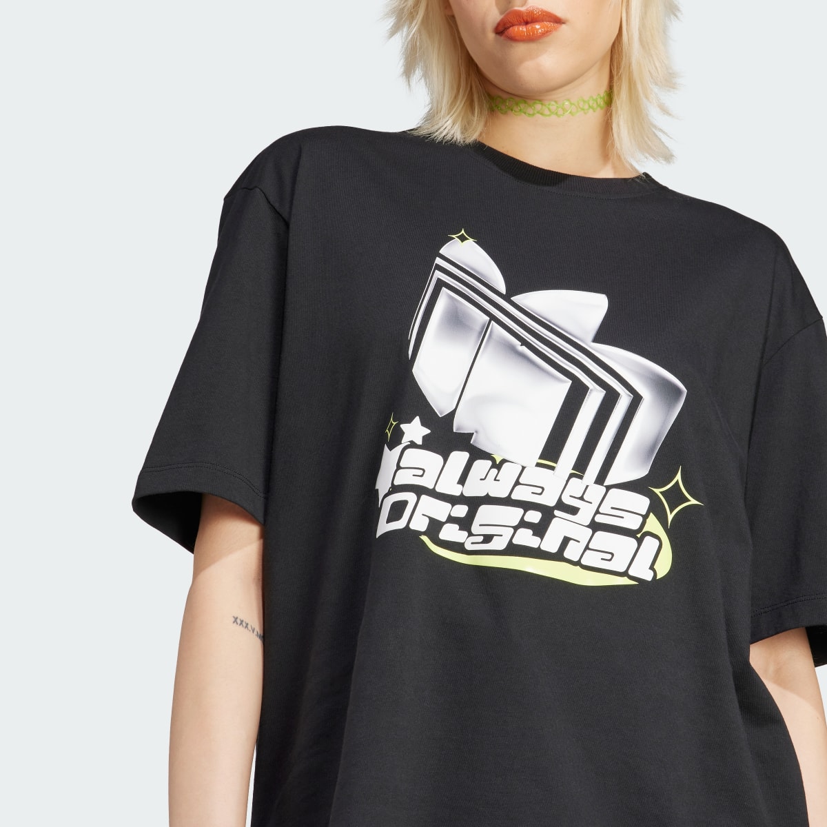 Adidas Graphic Oversized Tişört. 6 Adidas Graphic Oversized Tişört. 6