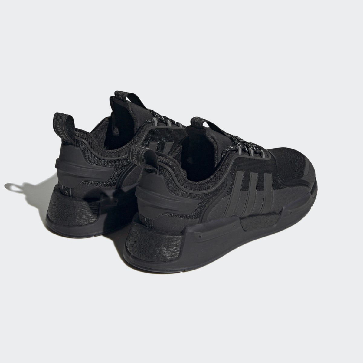 Adidas Chaussure NMD_R1 V3. 6