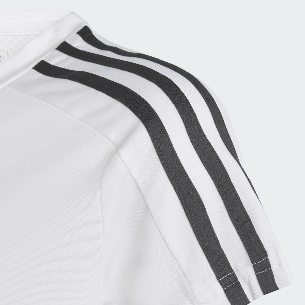 Adidas Playera Deportiva Train Essentials AEROREADY 3 Franjas. 5