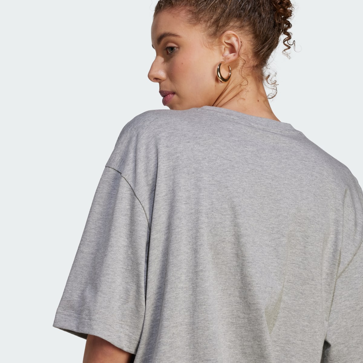 Adidas T-shirt Boyfriend Essentials. 7