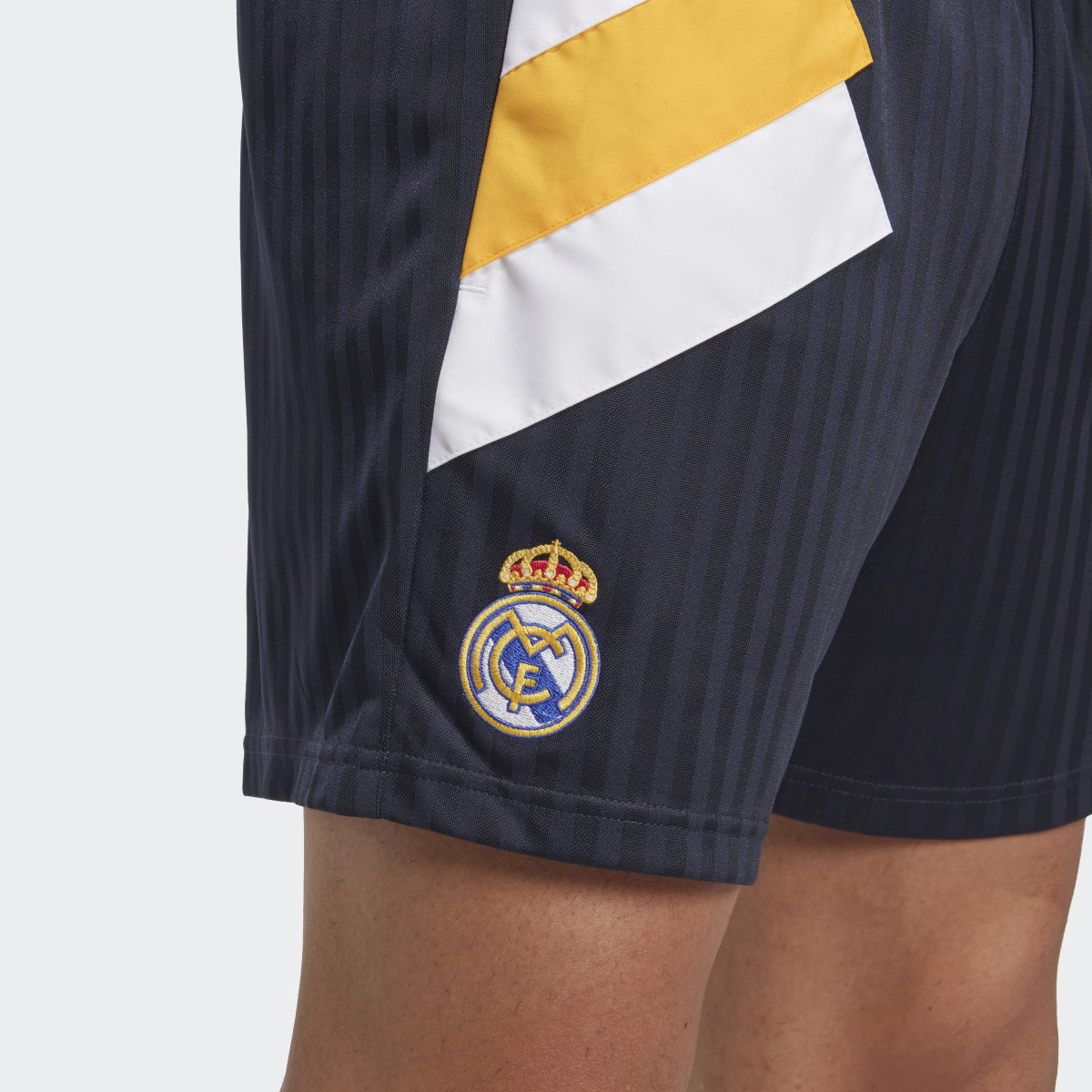 Adidas Real Madrid Icon Shorts. 5