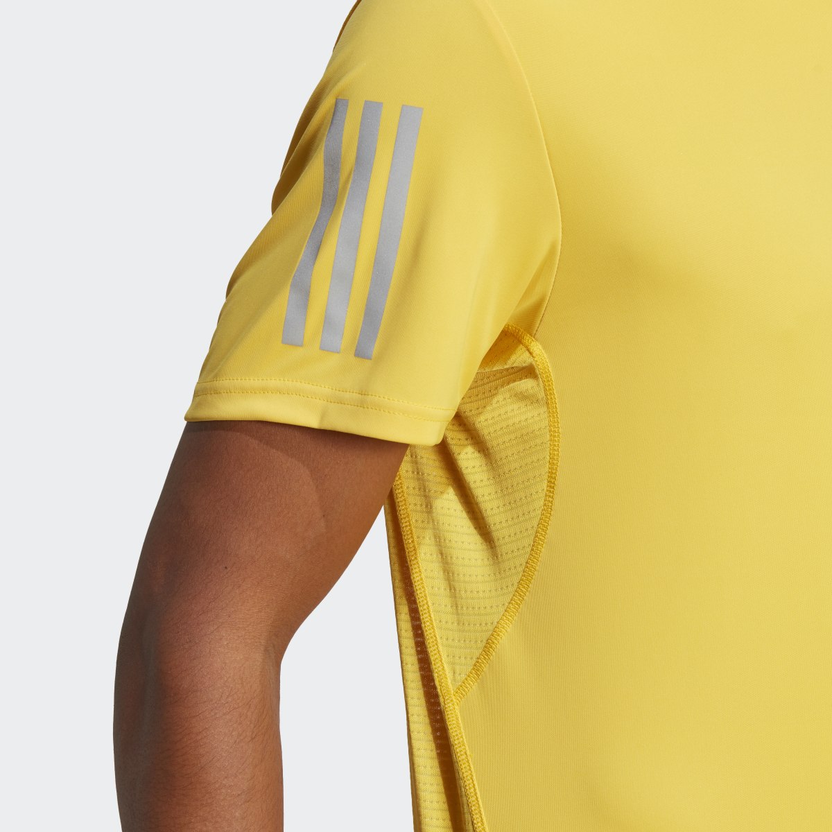 Adidas Playera Own the Run. 7