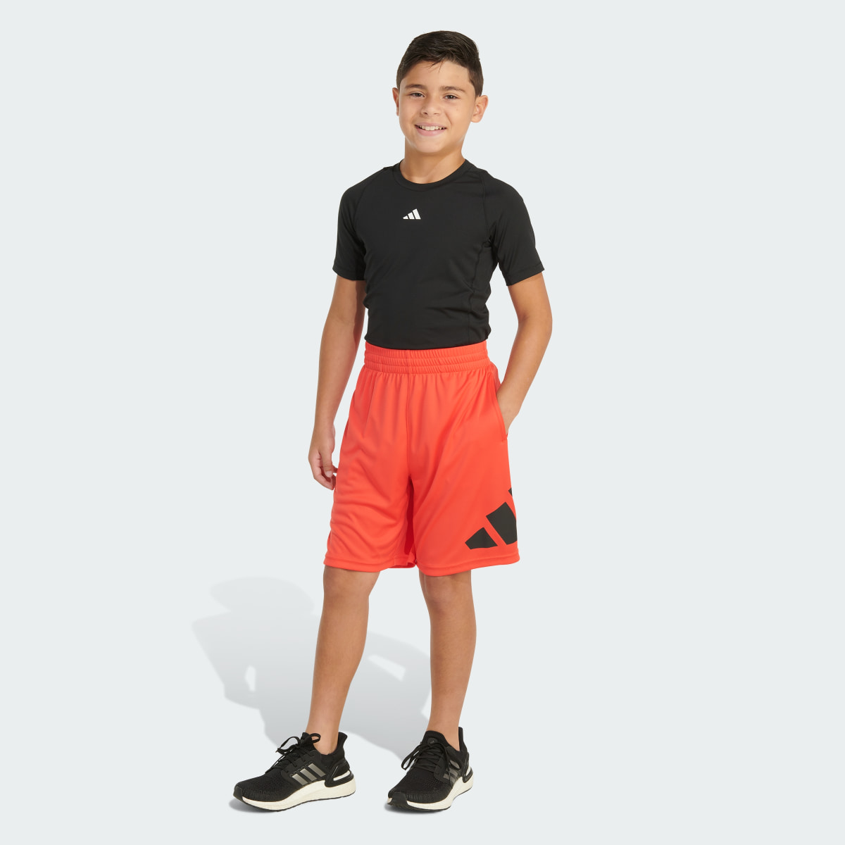 Adidas ESS24 PERFORMANCE SHORT. 6