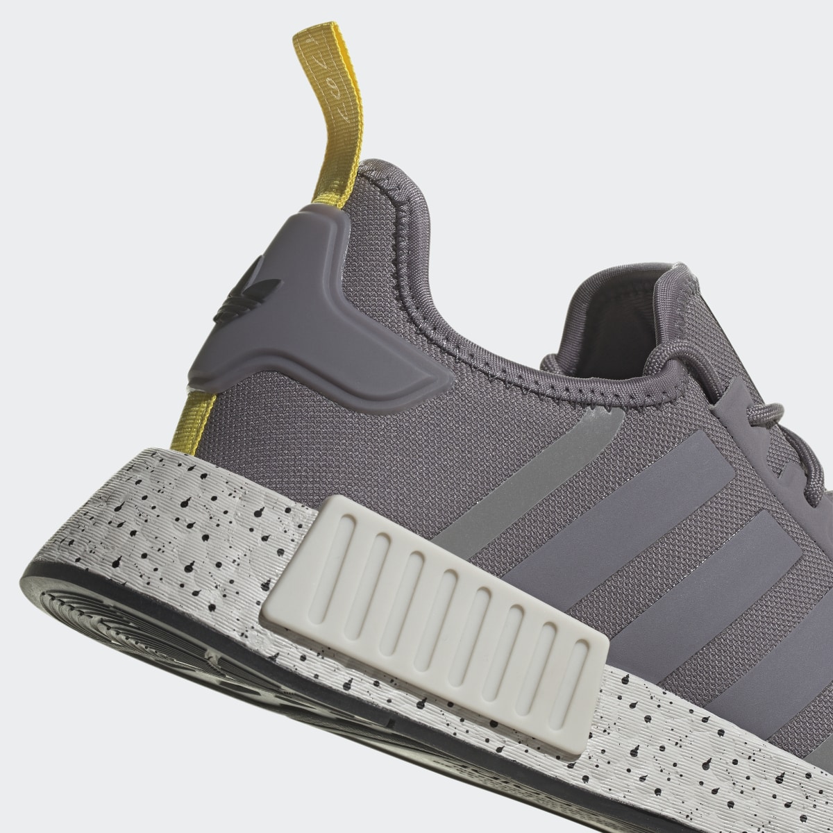 Adidas Tenis NMD_R1. 10