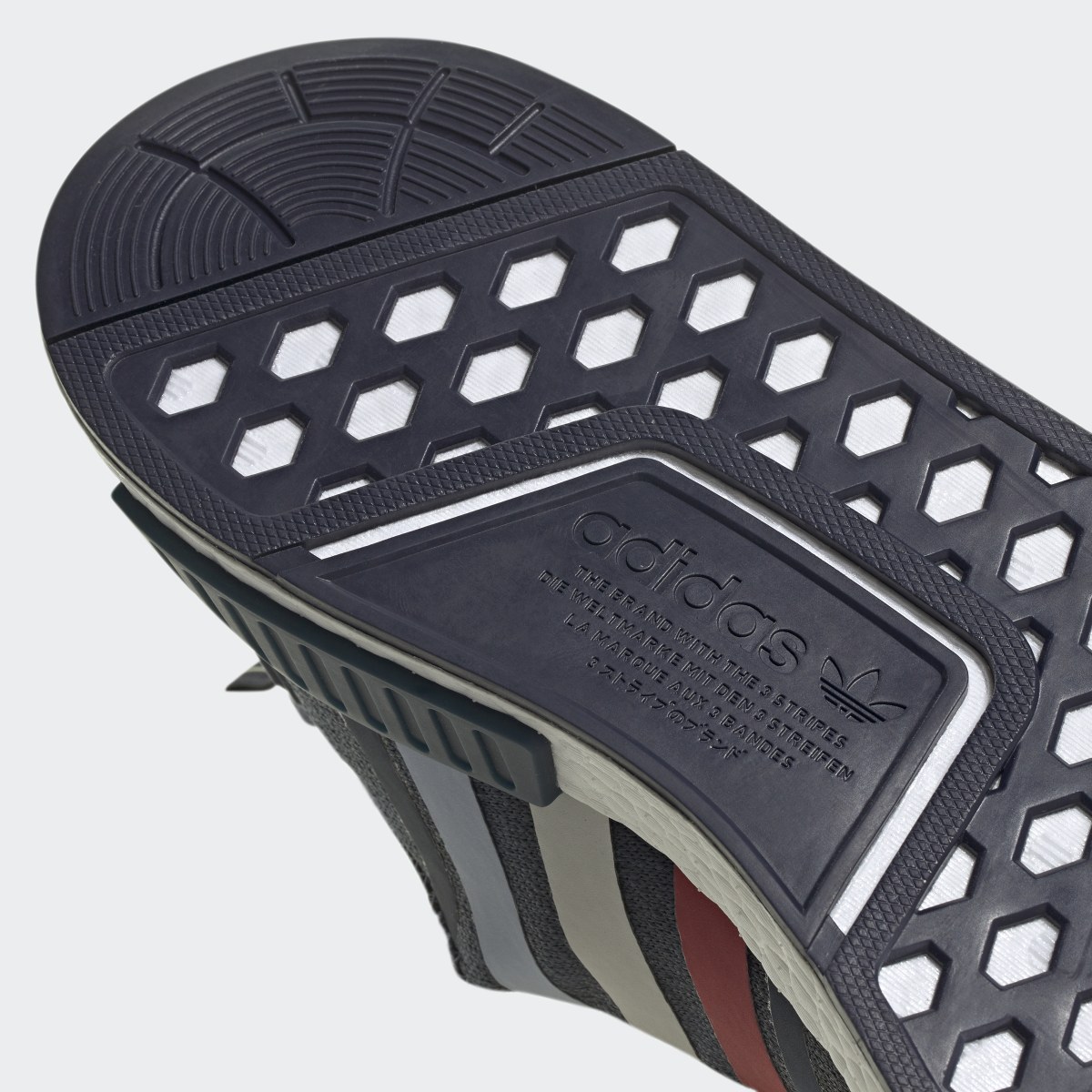 Adidas Scarpe NMD_R1. 4