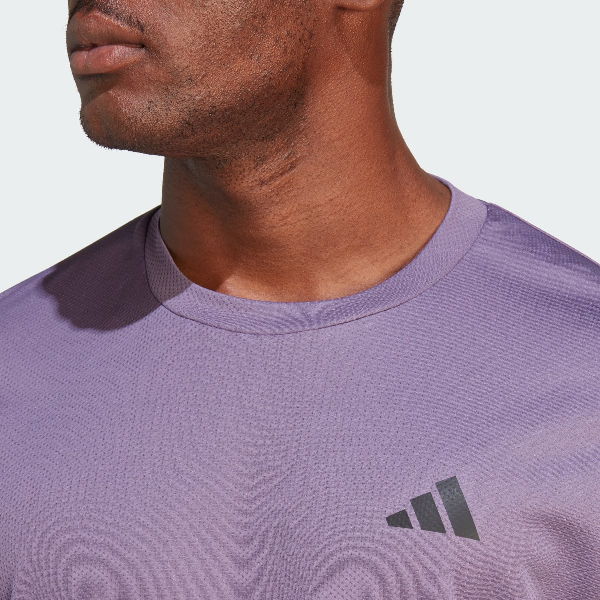 Adidas Playera de Entrenamiento Train Essentials. 6