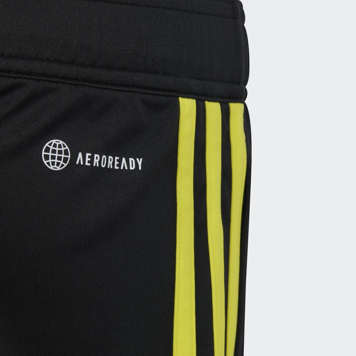 Adidas Shorts de Entrenamiento Tiro 23 Club. 7