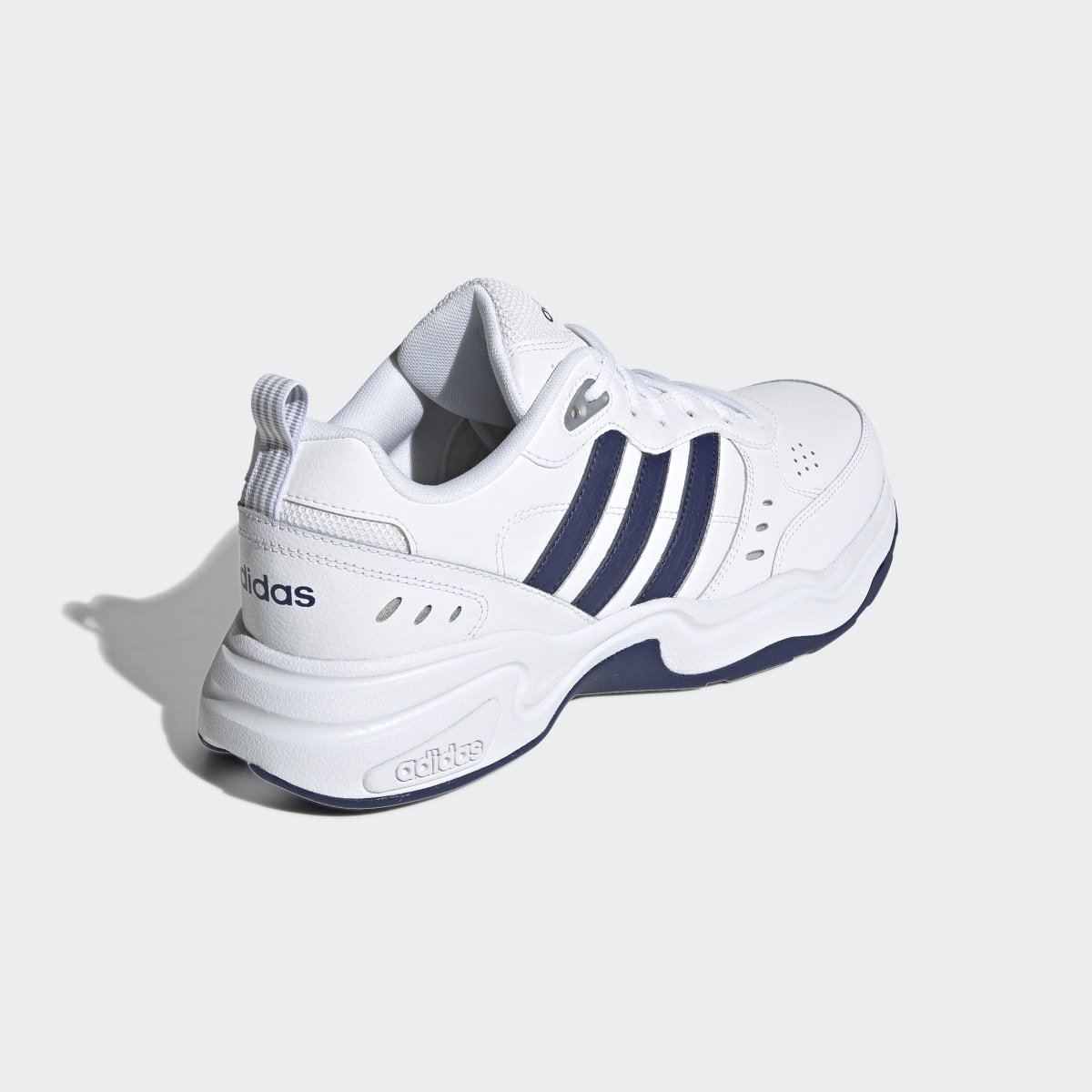 Adidas Chaussure Strutter. 7