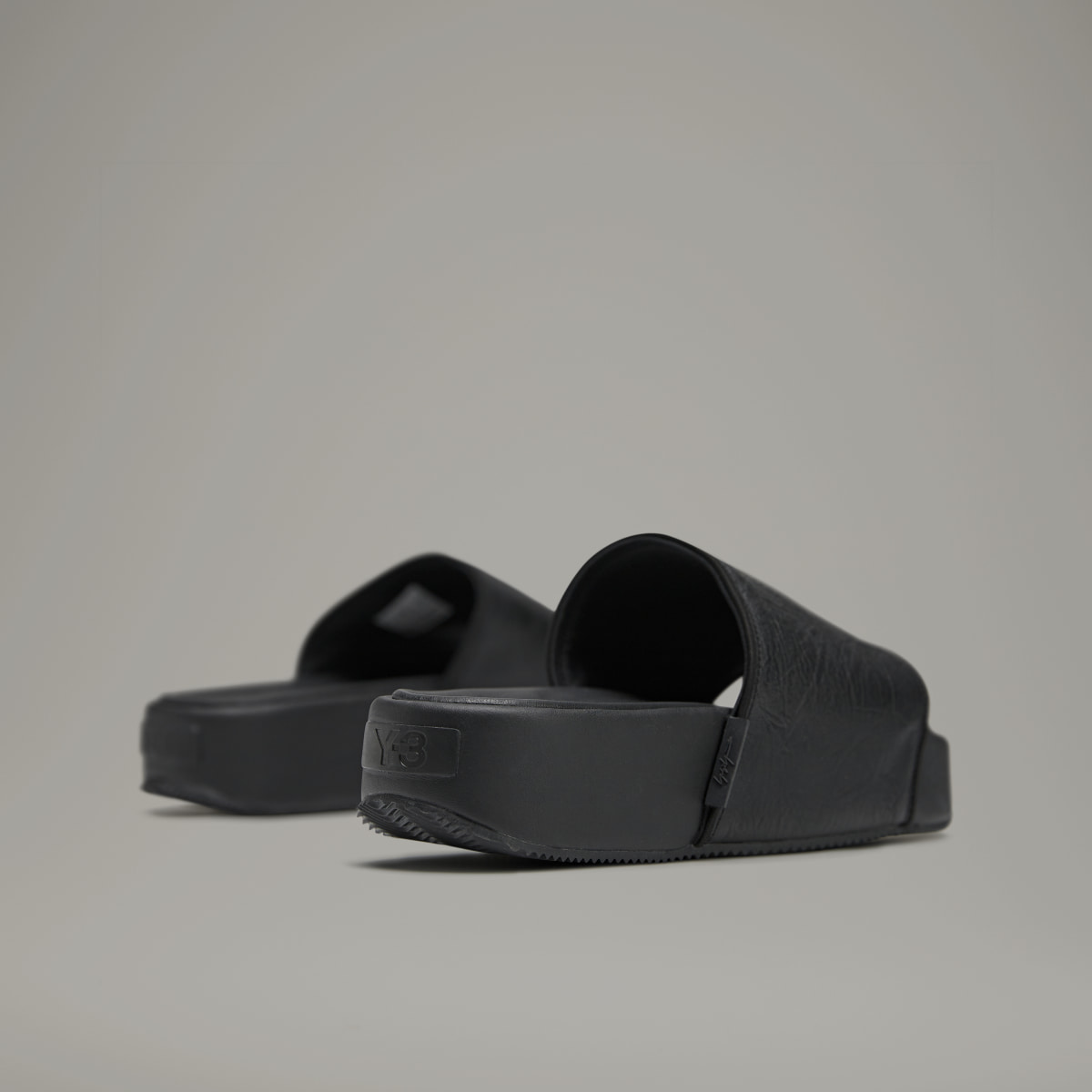 Adidas Y-3 SLIDE. 9