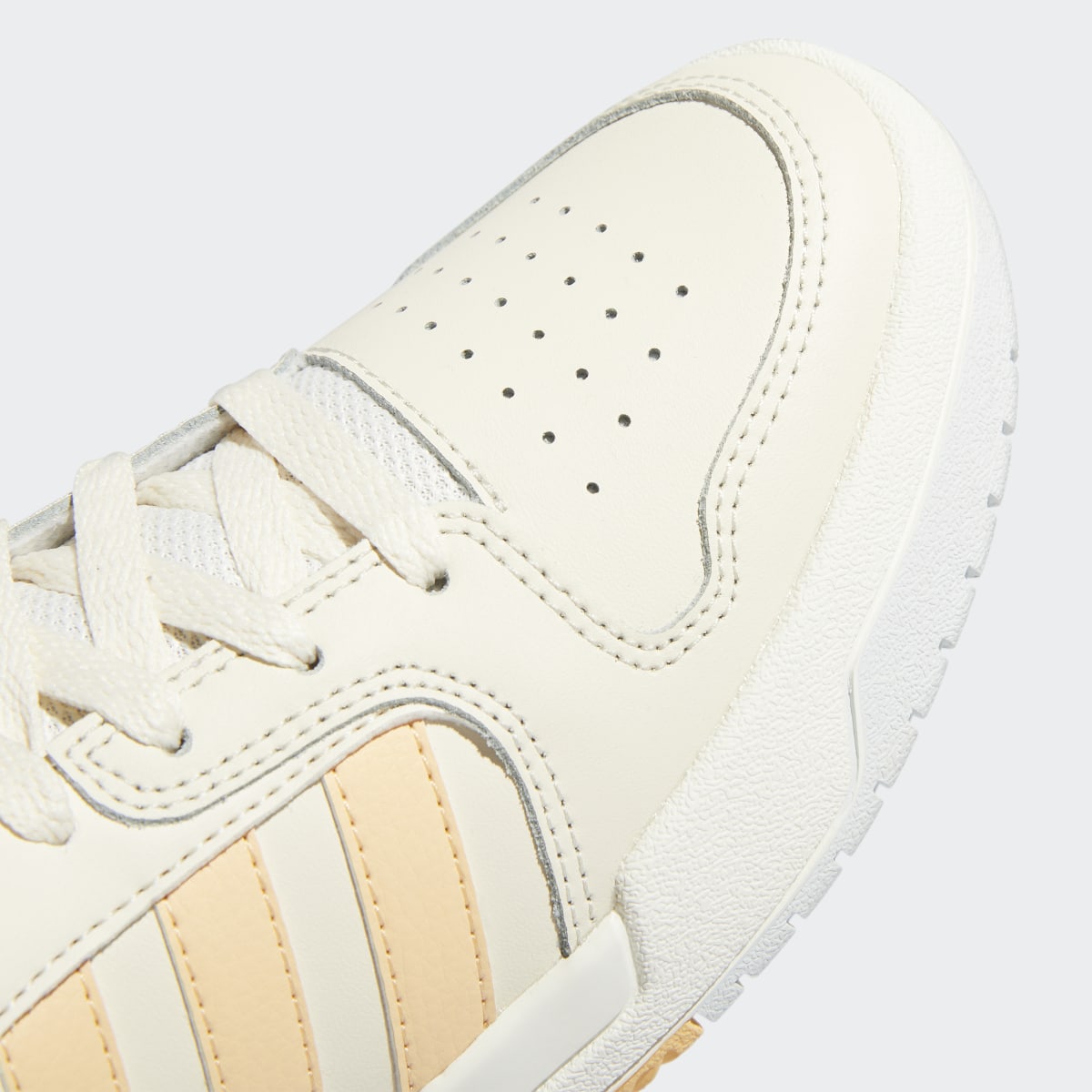 Adidas ENTRAP. 8