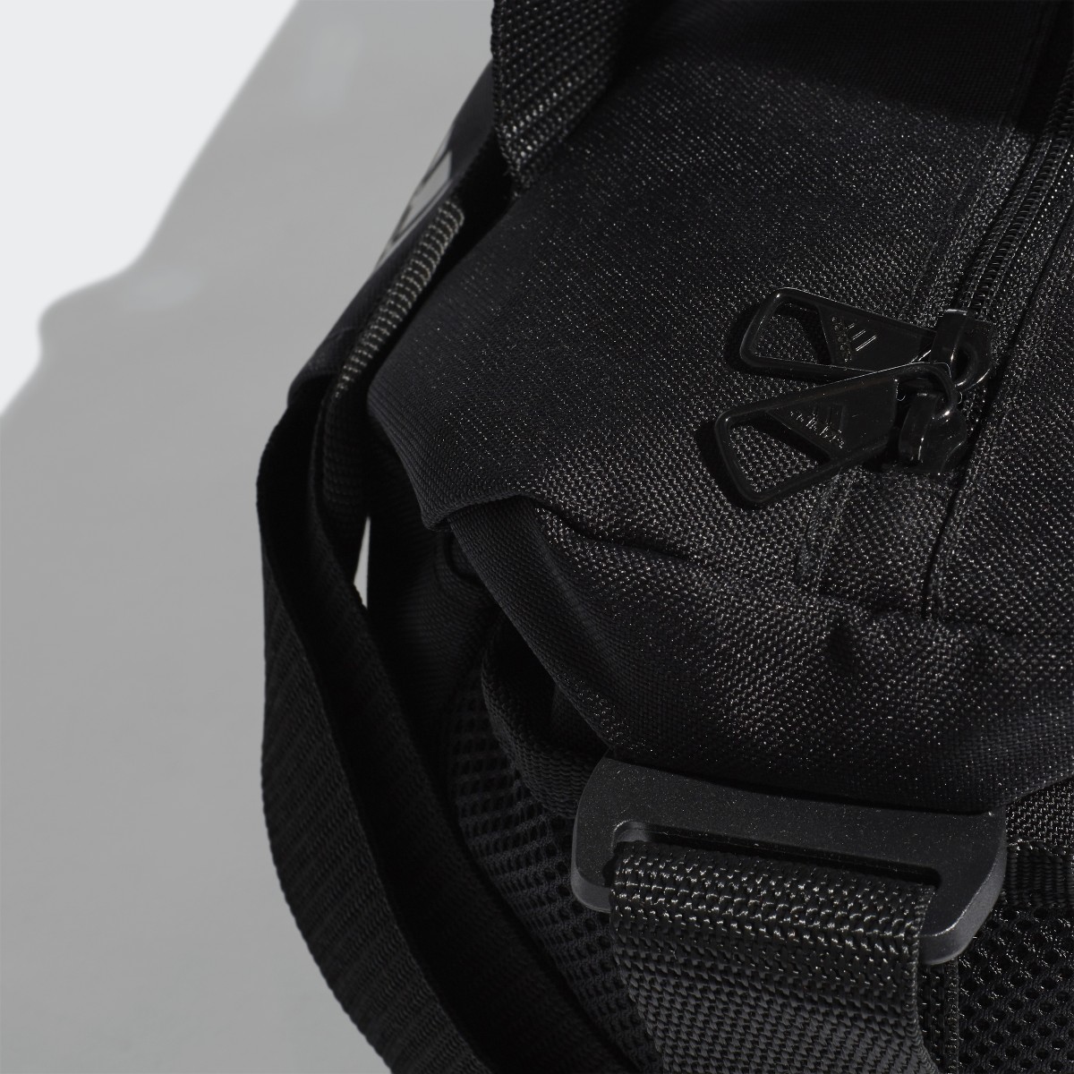 Adidas Essentials Logo Duffelbag XS. 6