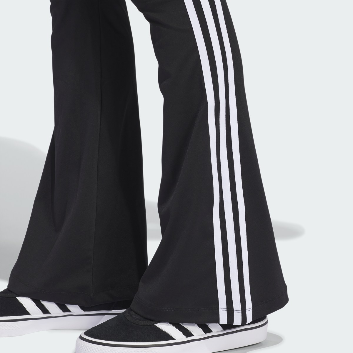 Adidas Leggings à Boca de Sino. 6