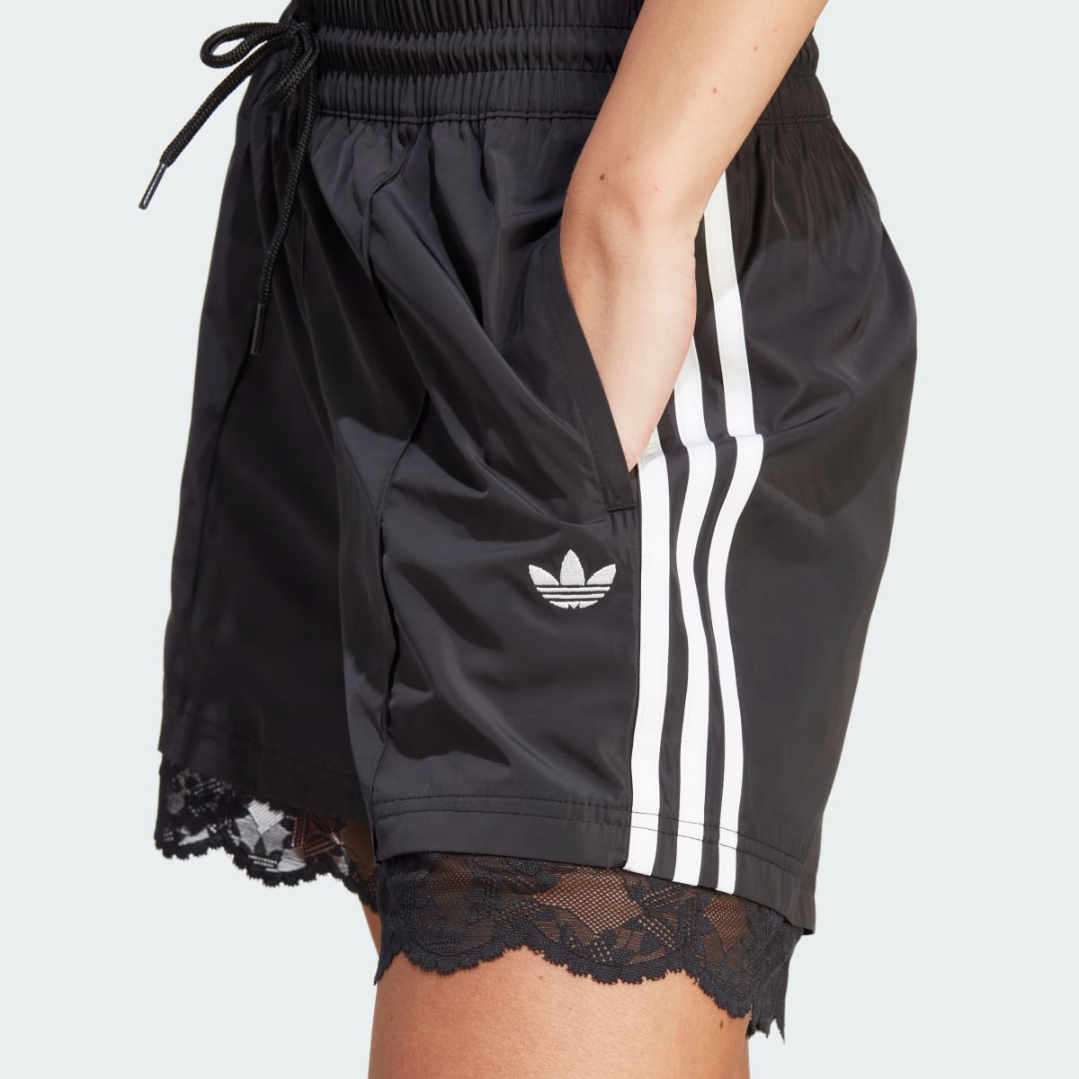 Adidas Lace Trim 3-Streifen Shorts. 5