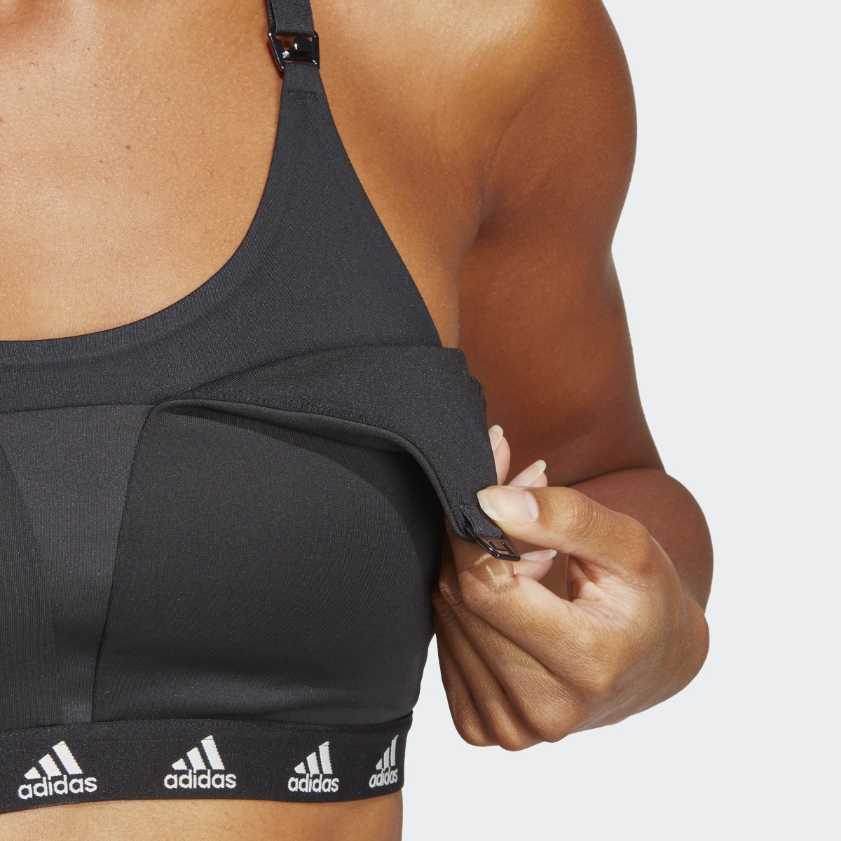 Adidas Brassière d'allaitement à maintien léger. 8