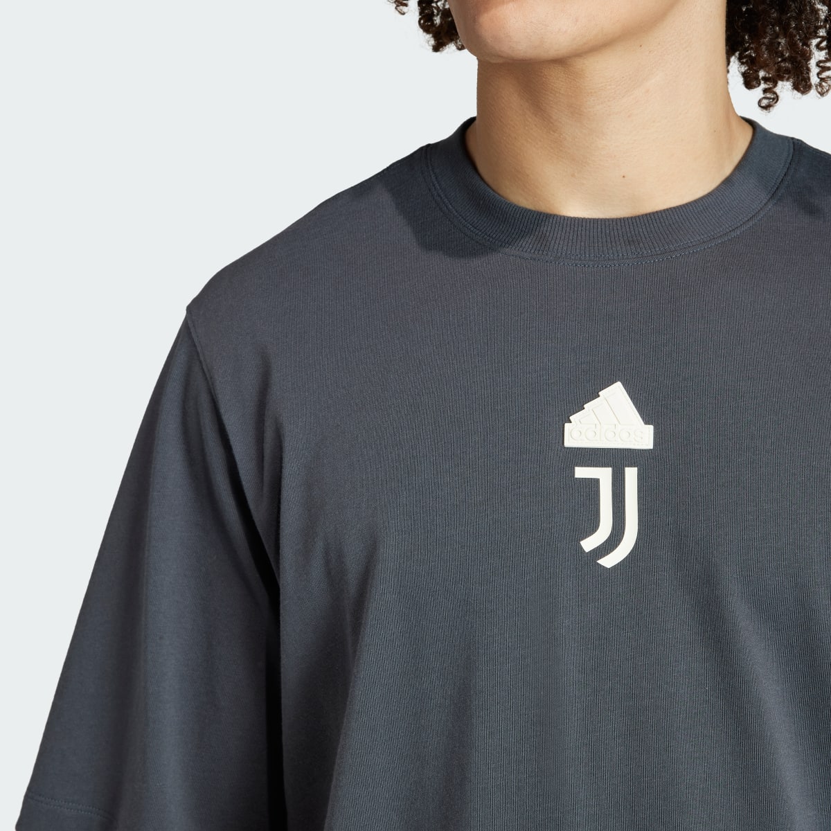 Adidas Juventus LFSTLR Oversized T-Shirt. 6