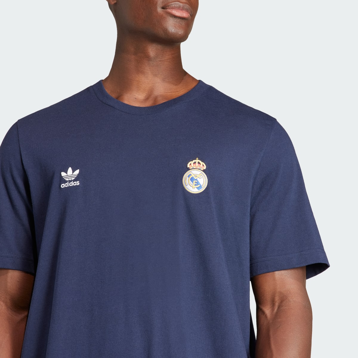 Adidas Camiseta Real Madrid Essentials Trefoil. 6