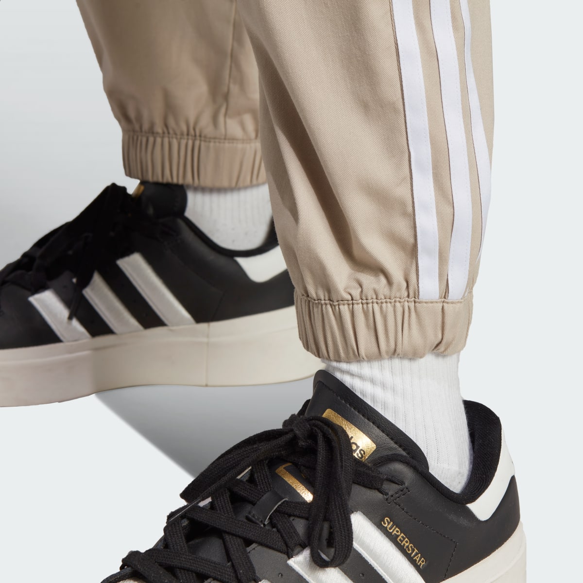 Adidas Pantalon cargo. 6