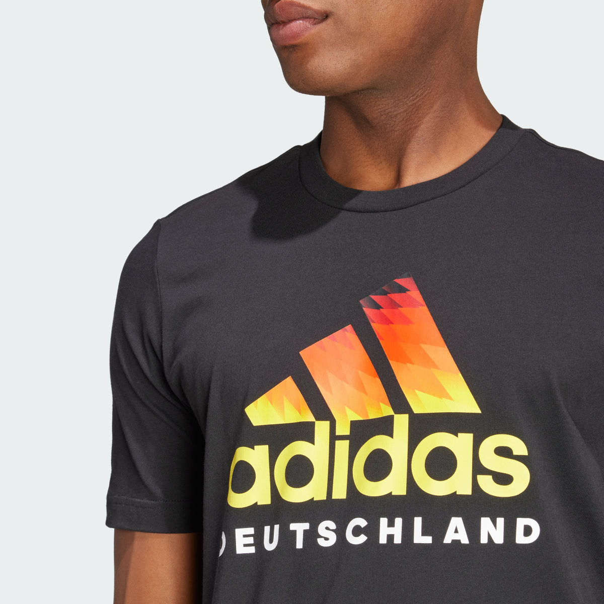 Adidas T-shirt DNA da Alemanha. 6