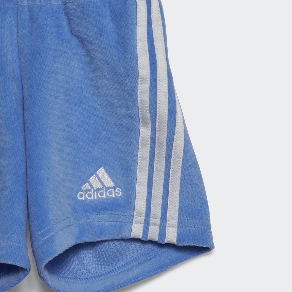 Adidas Conjunto Estampado de Playera y Shorts Dino Camuflaje. 8