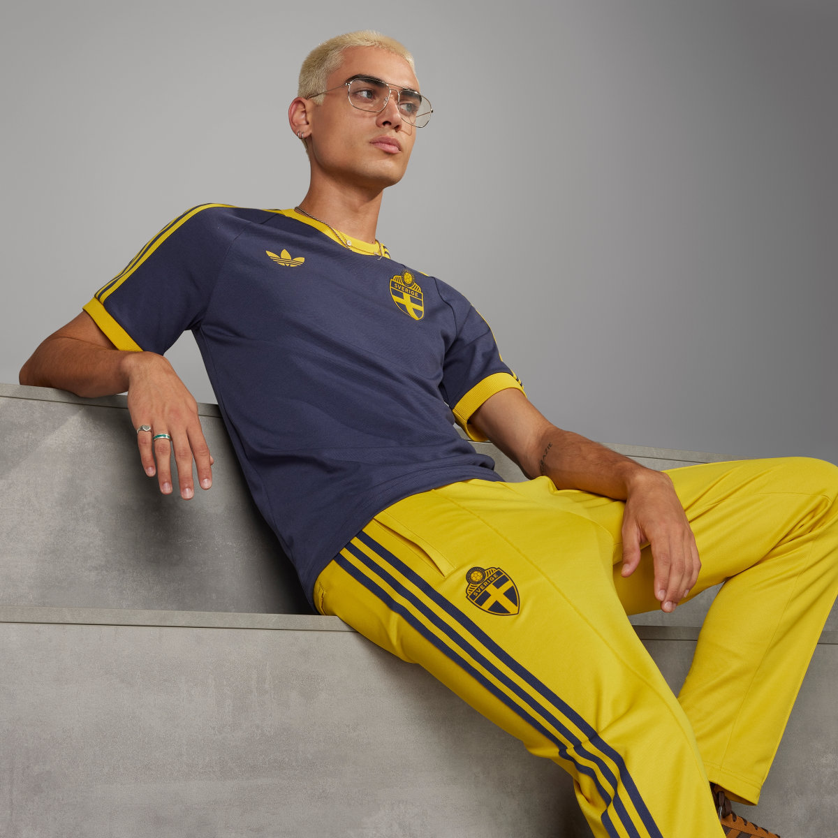 Adidas T-shirt Suède Adicolor 3 bandes. 6