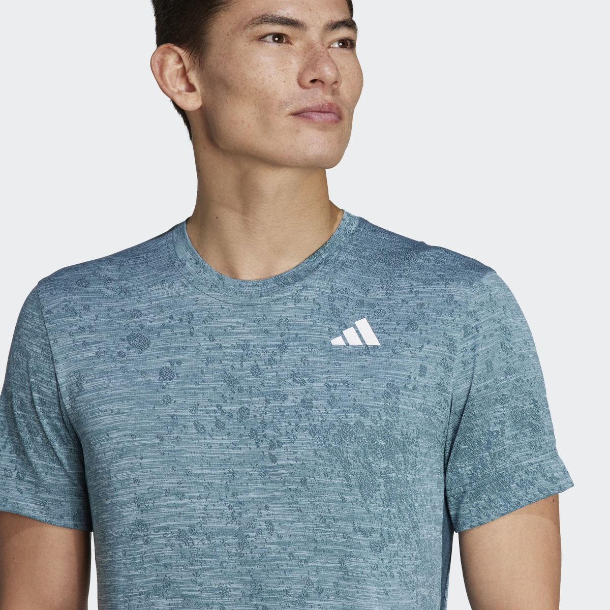 Adidas T-shirt de tennis FreeLift. 7