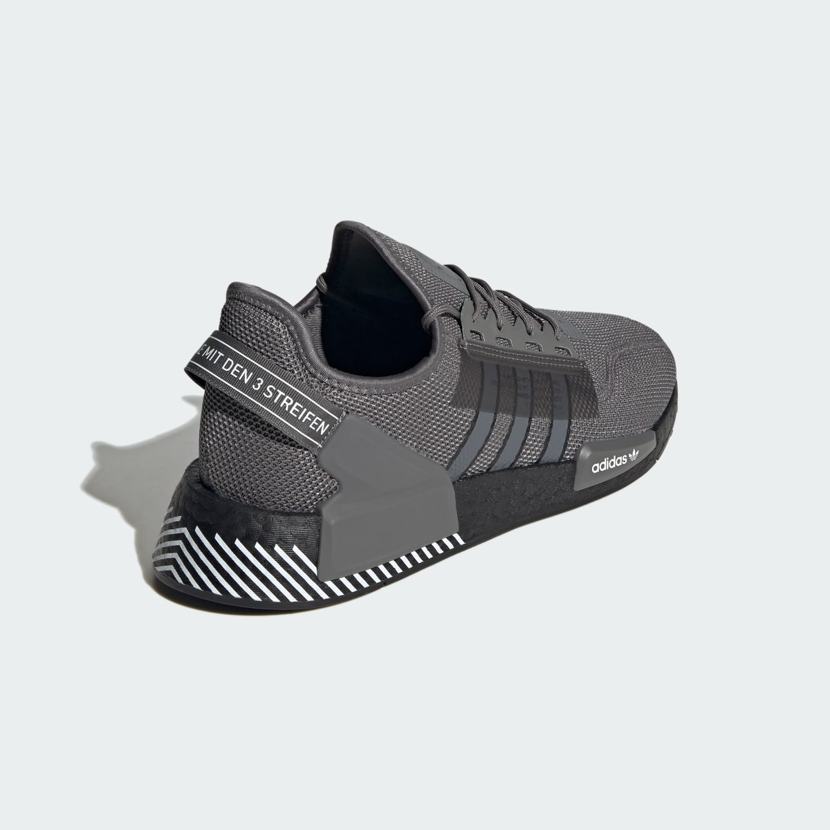 Adidas NMD_R1.V2. 6