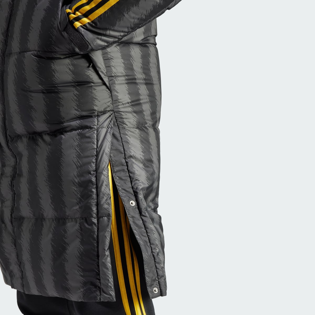 Adidas Abrigo de plumón Juventus DNA. 7