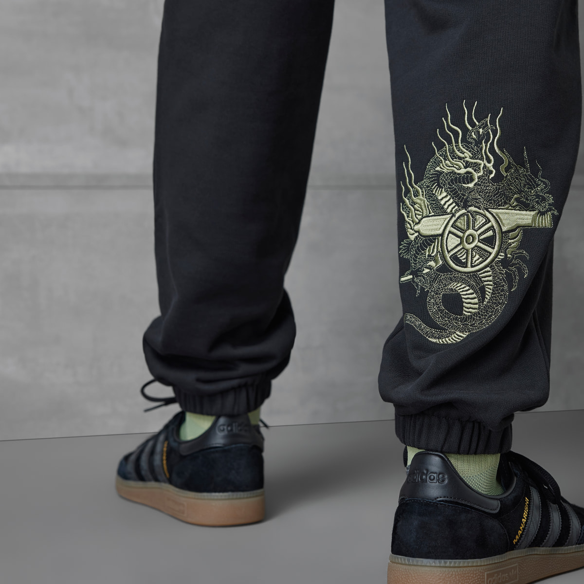 Adidas Pantalon de survêtement Arsenal x Maharishi. 8