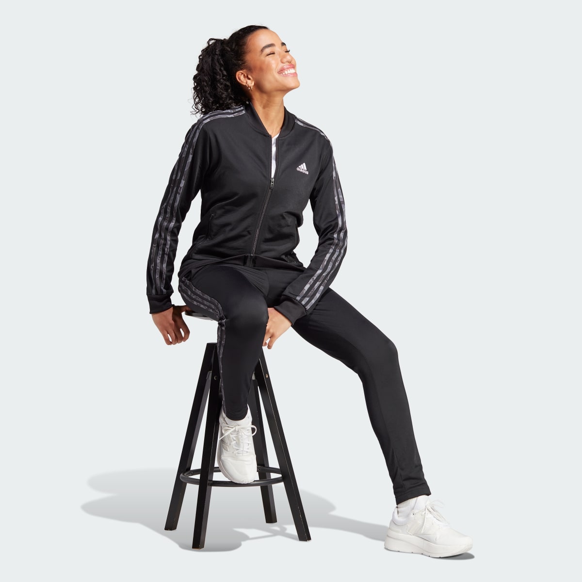 Adidas Essentials 3-Stripes Track Suit. 4