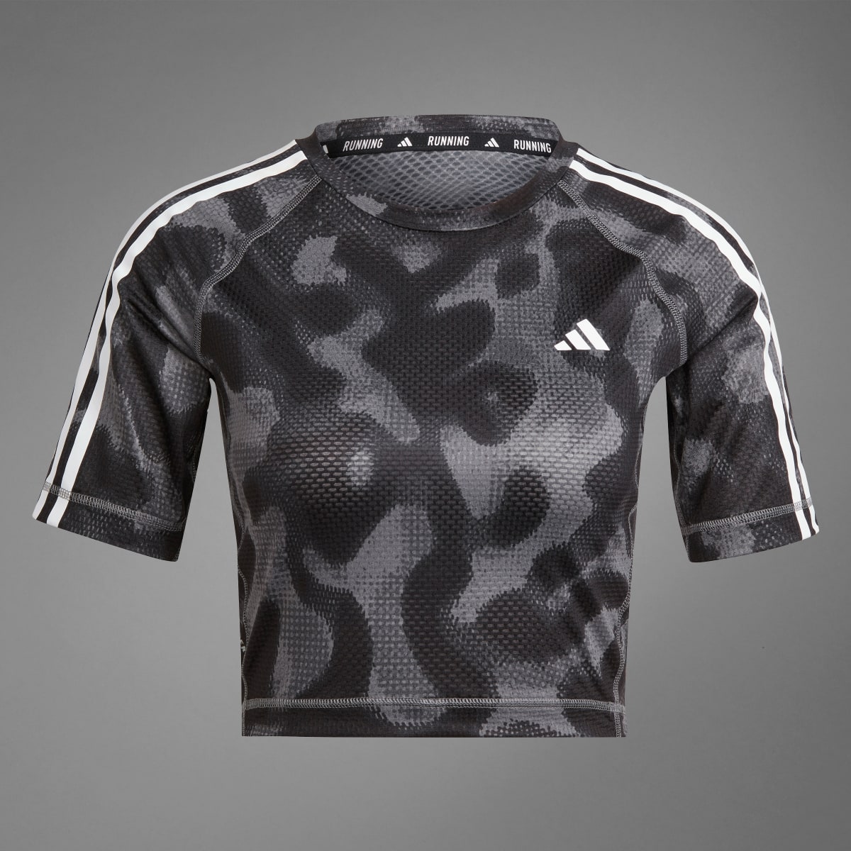 Adidas T-shirt imprimé intégral Own the Run 3 bandes. 9