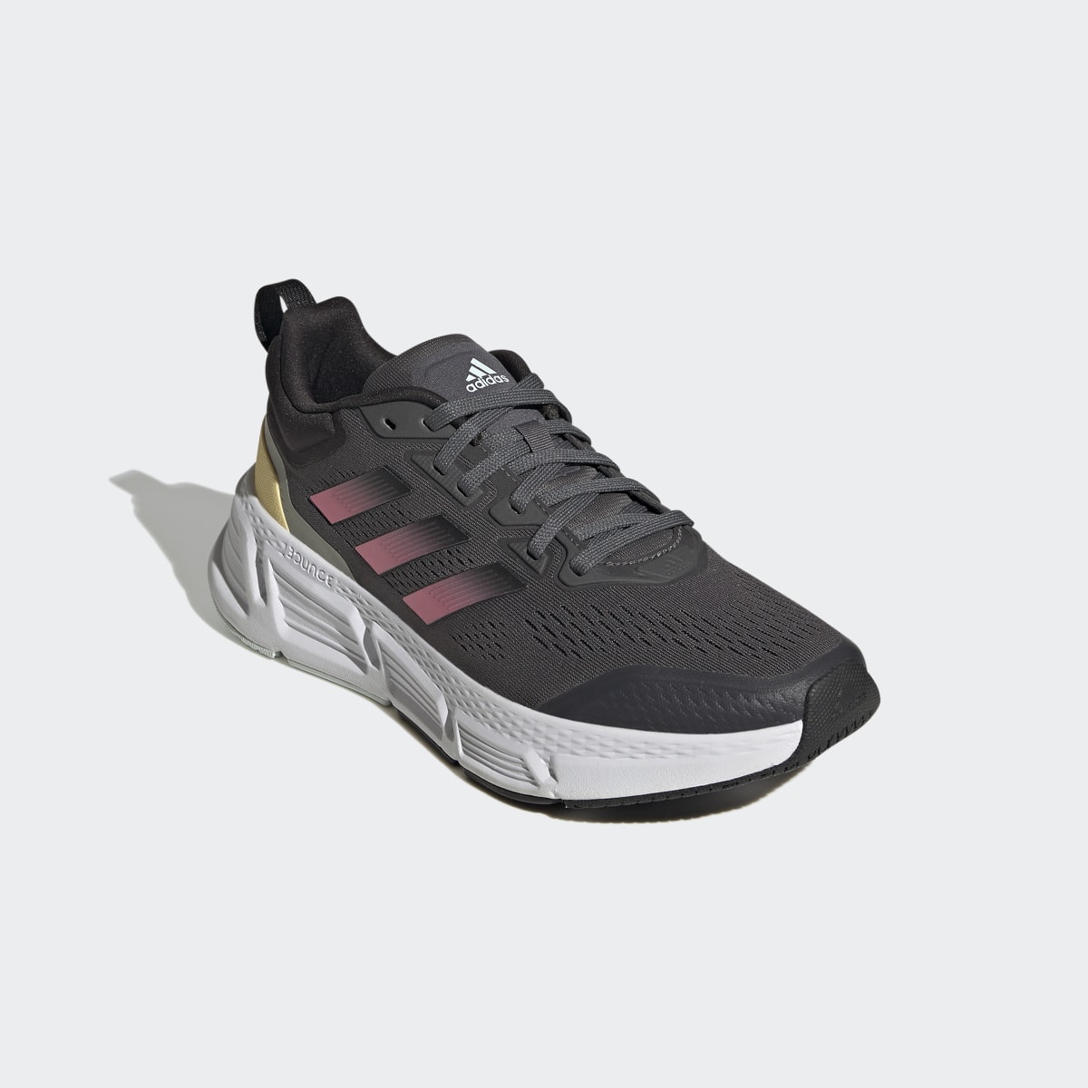 Adidas Tenis Questar. 5