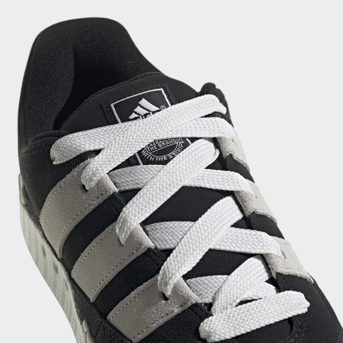 Adidas Chaussure ADIMATIC. 9