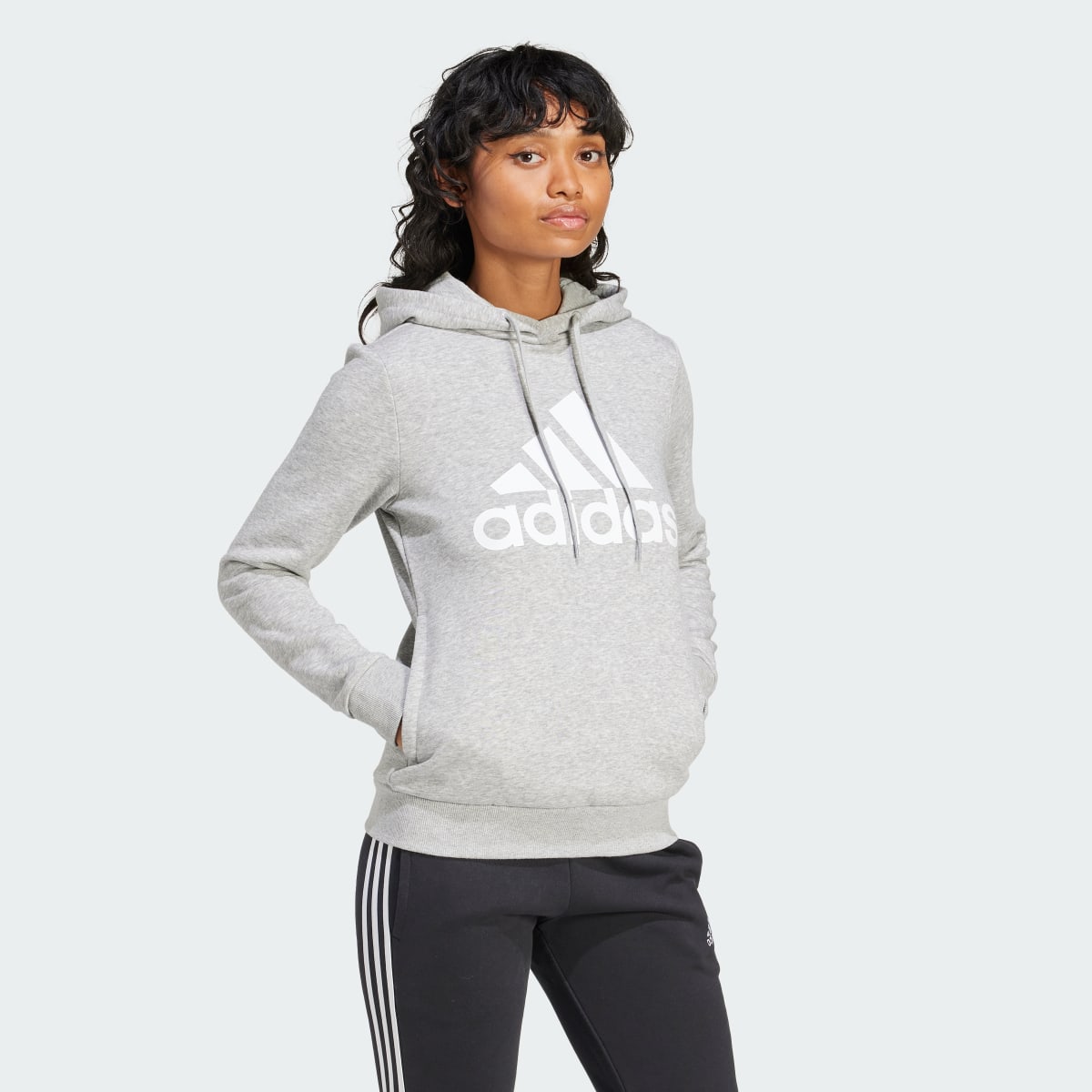 Adidas Sudadera con Gorro Essentials Logo Fleece. 4