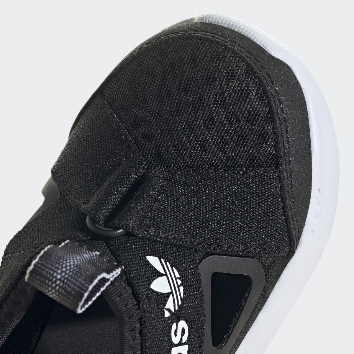 Adidas Sandale 360. 9
