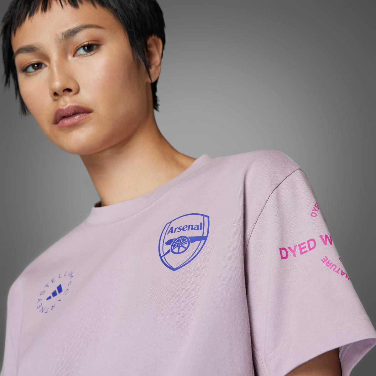 Adidas Playera Arsenal x adidas by Stella McCartney. 8