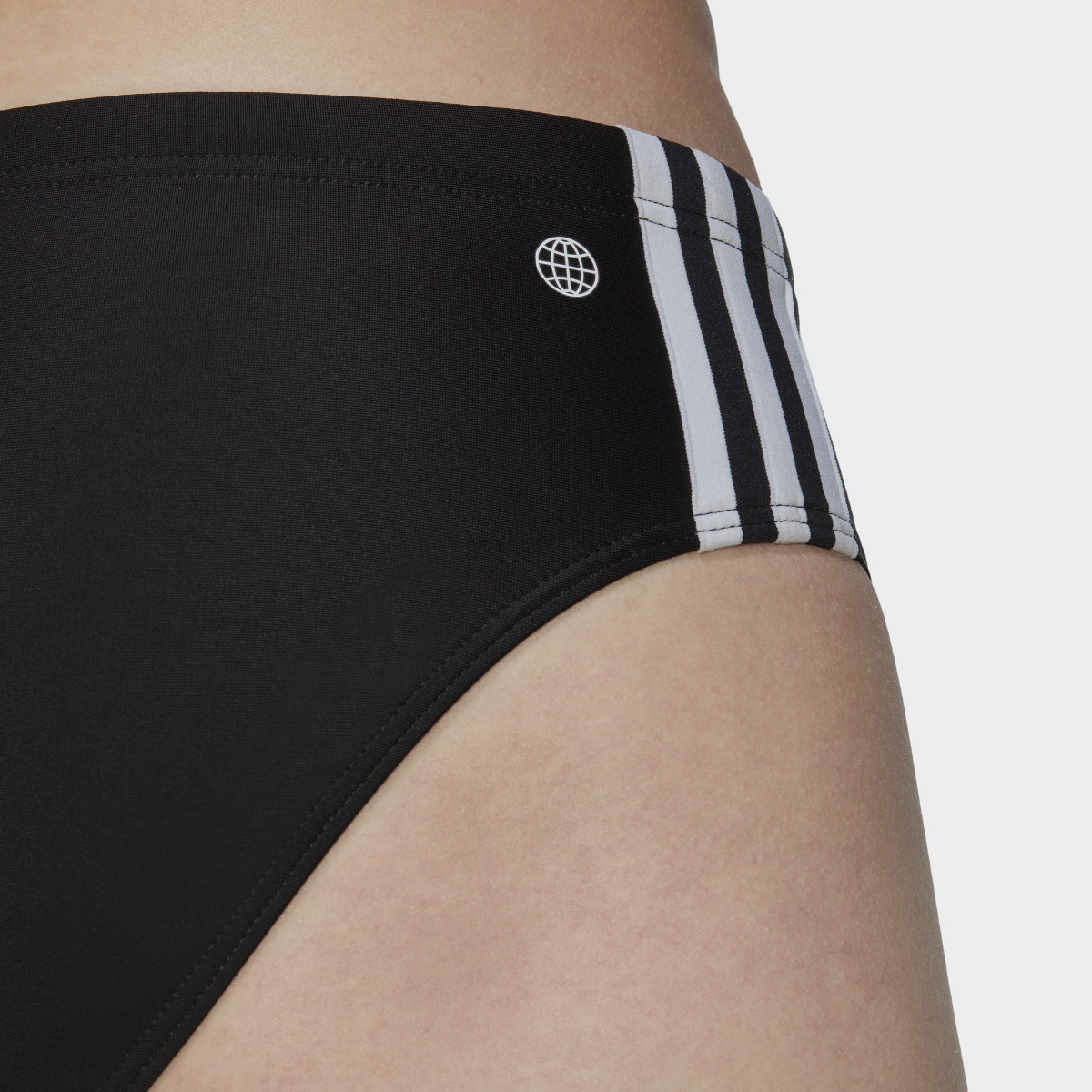 Adidas Classic 3-Streifen Badehose. 6