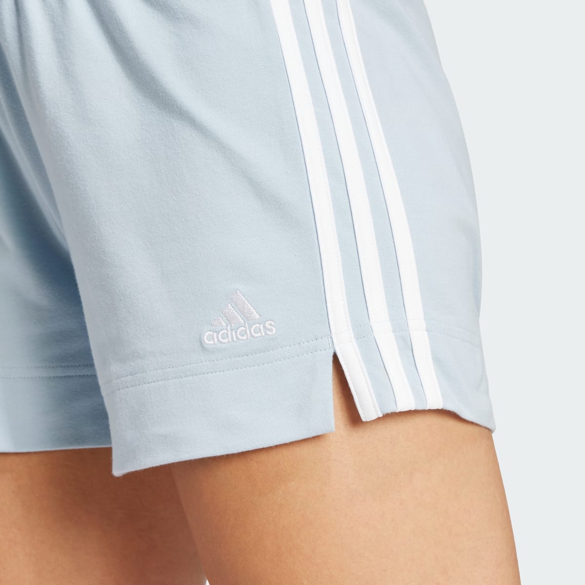 Adidas Essentials Slim 3-Streifen Shorts. 5