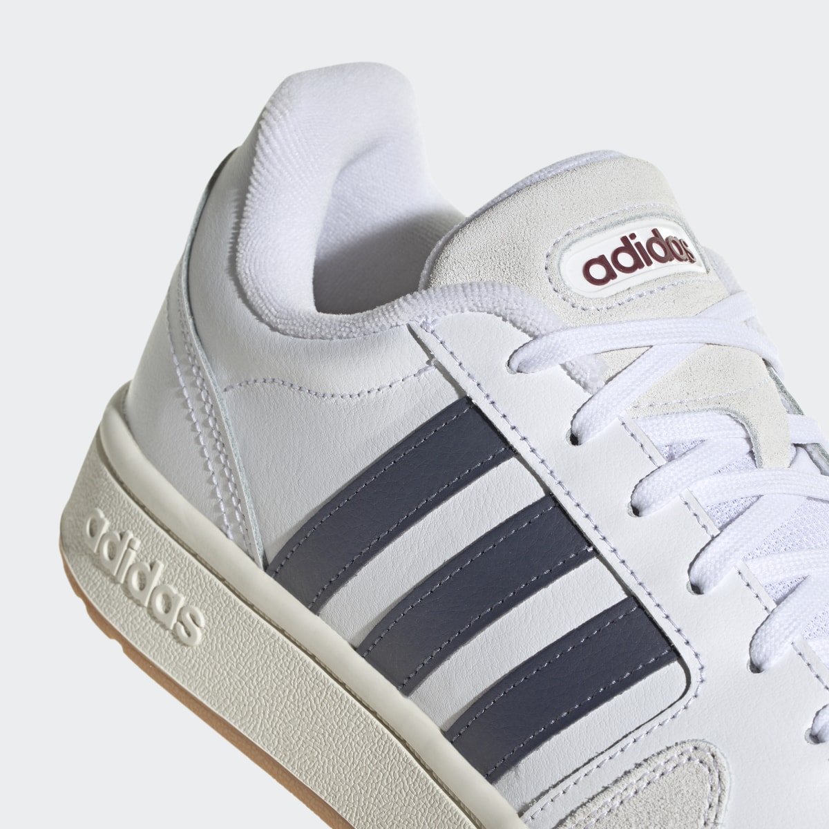 Adidas Sapatilhas de Basquetebol e Lifestyle Low Postmove Super. 9