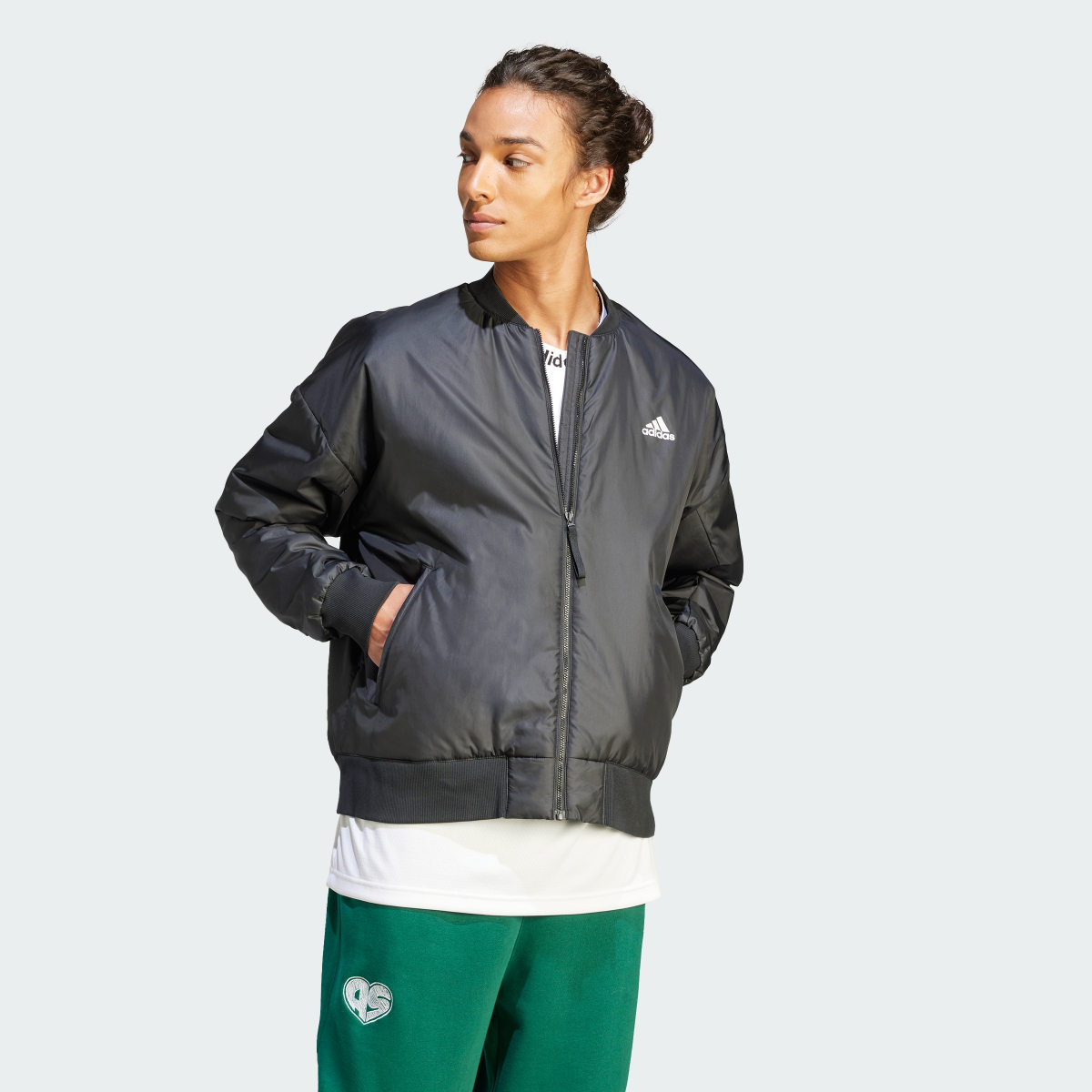 Adidas Brand Love Bomberjacke. 4