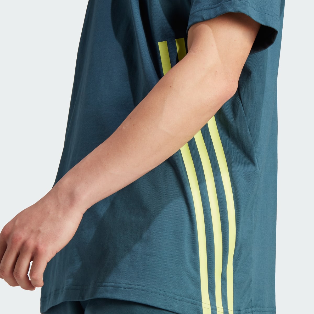 Adidas Future Icons 3-Stripes Tişört. 7
