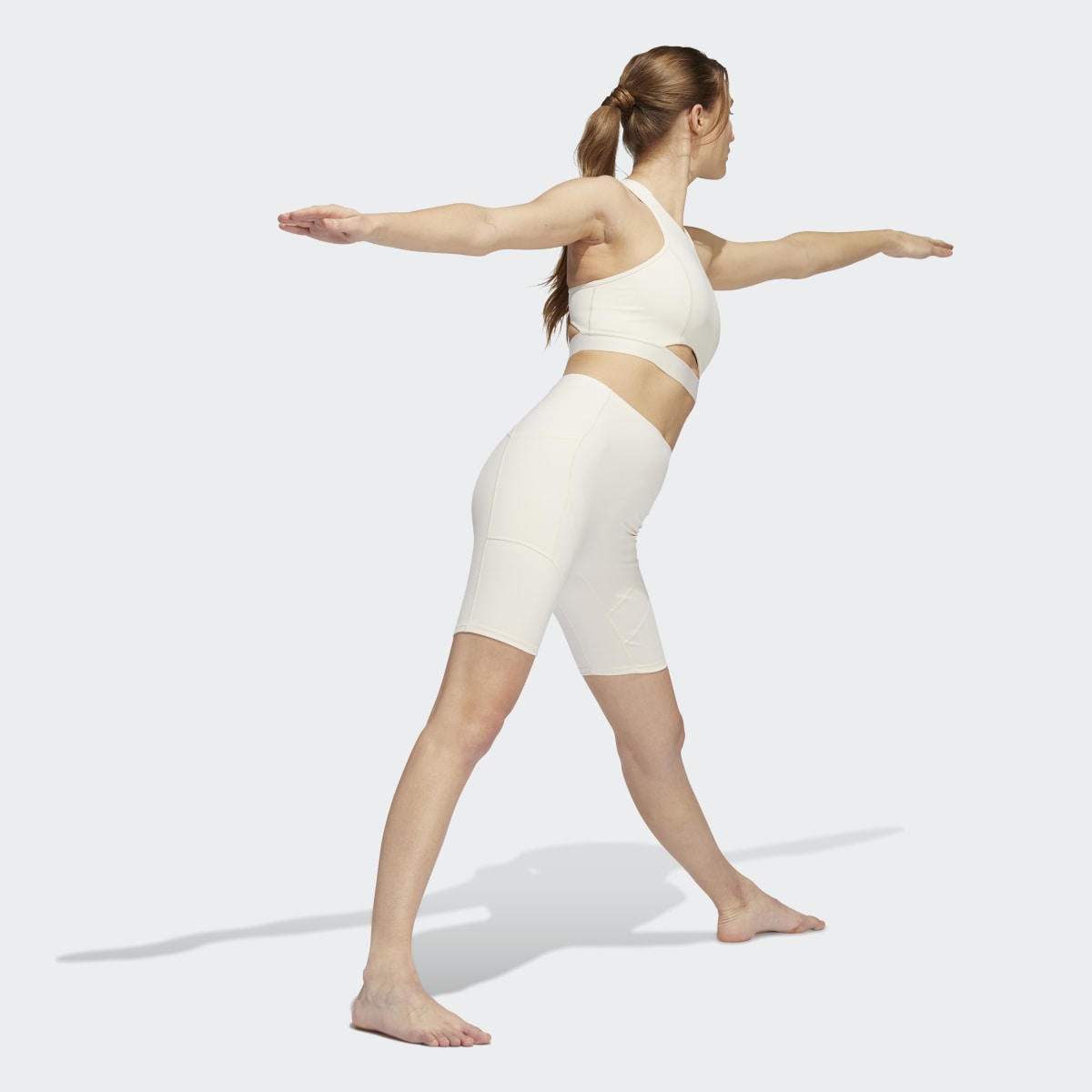Adidas Yoga Studio Pocket Short Tights. 6