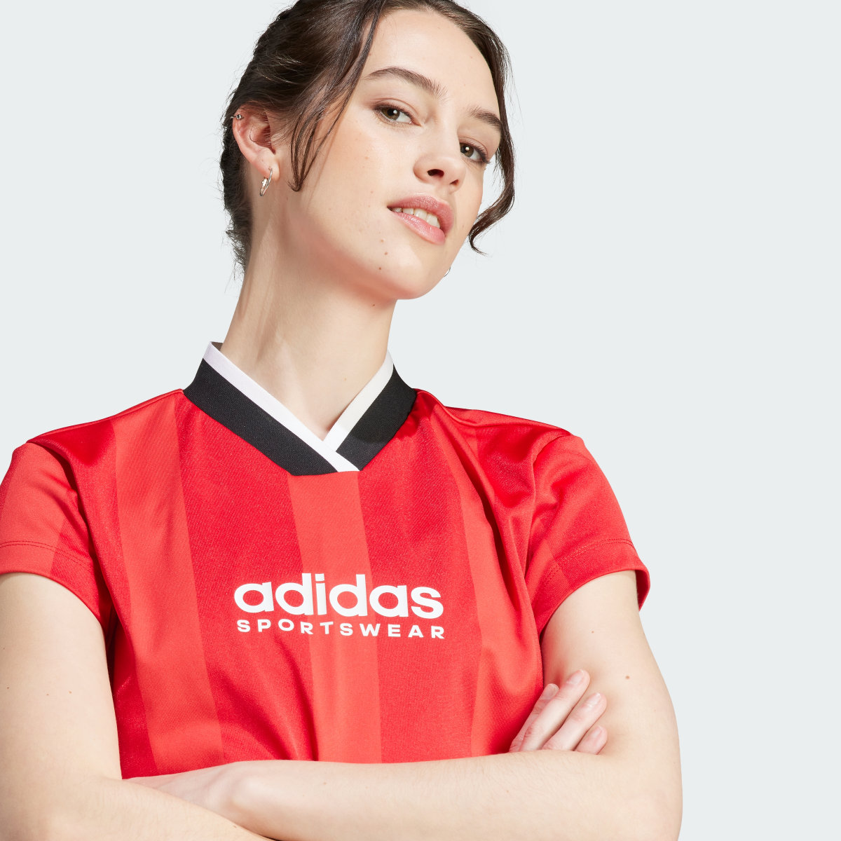 Adidas T-shirt Tiro Colorblock Crop. 6