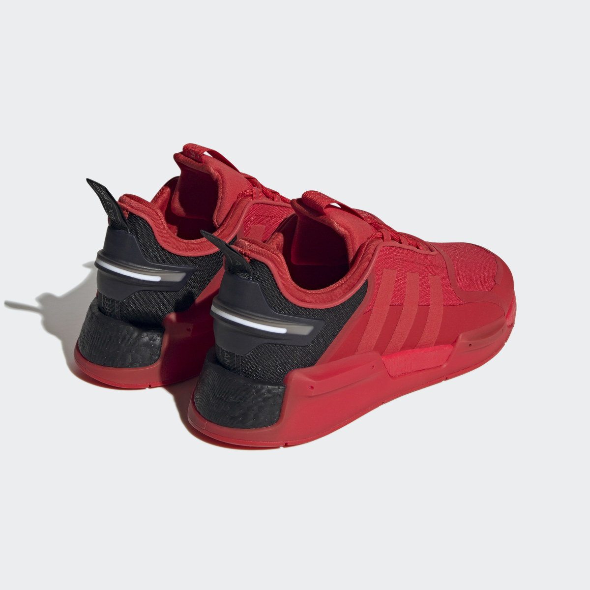 Adidas Tenis NMD_R1 V3. 6