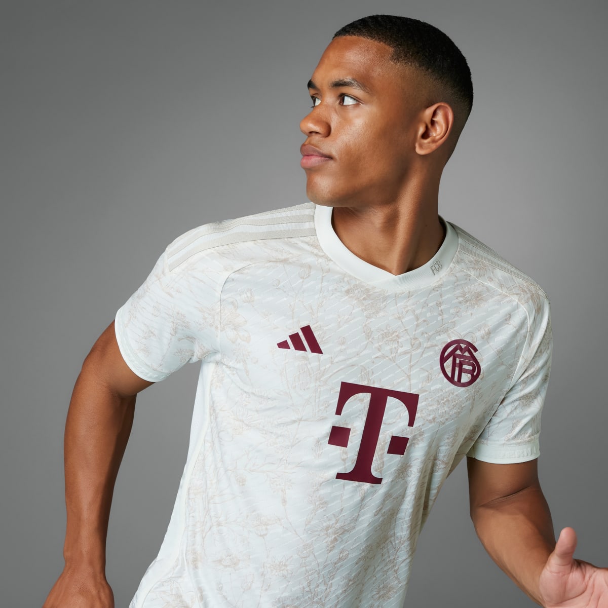 Adidas Camisola Oficial do Terceiro Equipamento 23/24 do FC Bayern München. 4