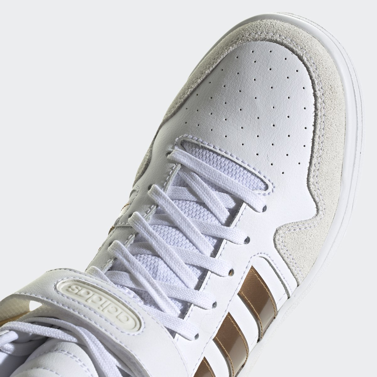 Adidas Sapatilhas de Basquetebol e Lifestyle Cloudfoam Super Mid Postmove. 10